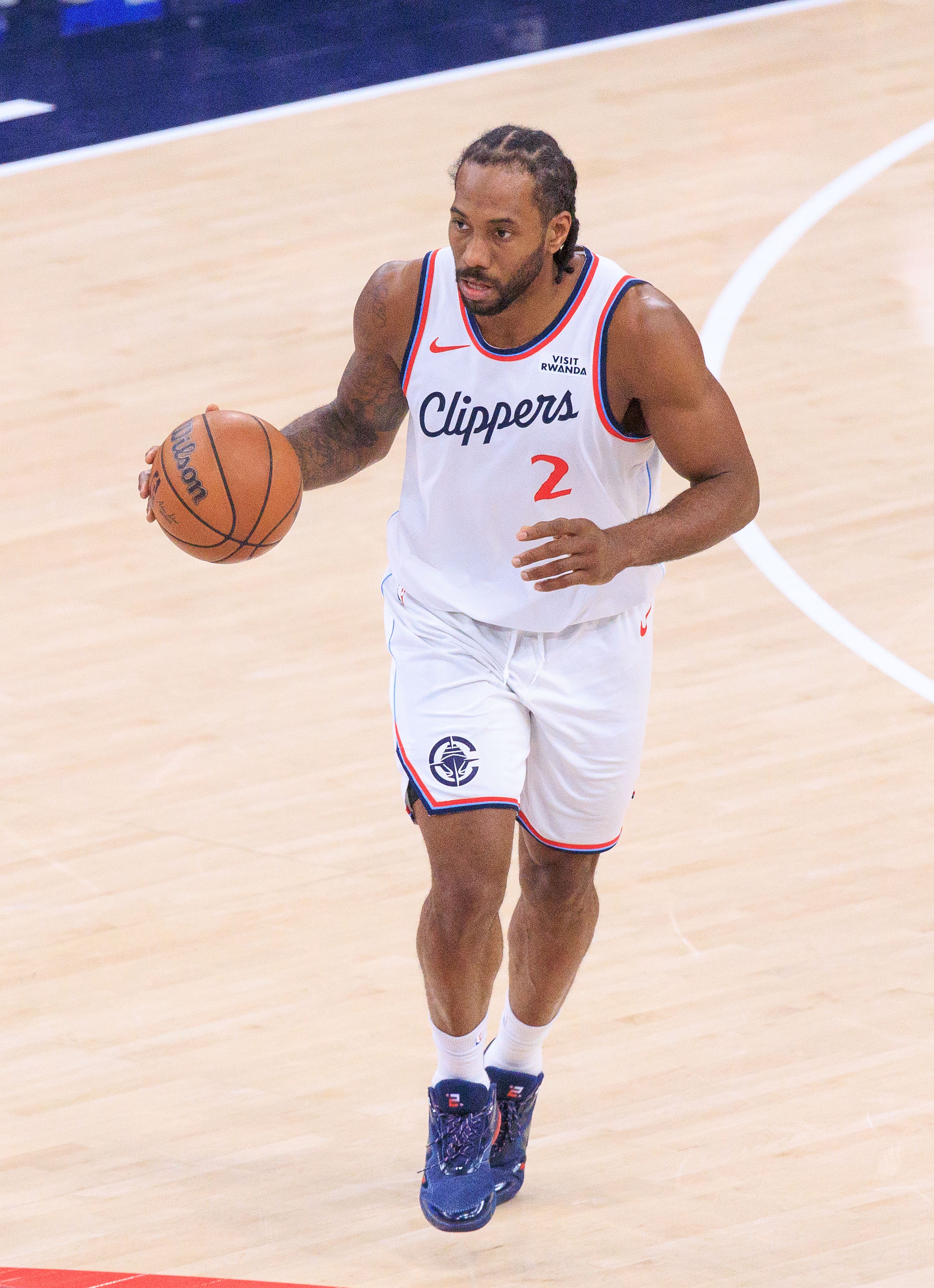 竞彩足球推荐-还未发力！伦纳德上半场6投3中&amp;三分4中2 拿到8分5板2助&amp;零罚球